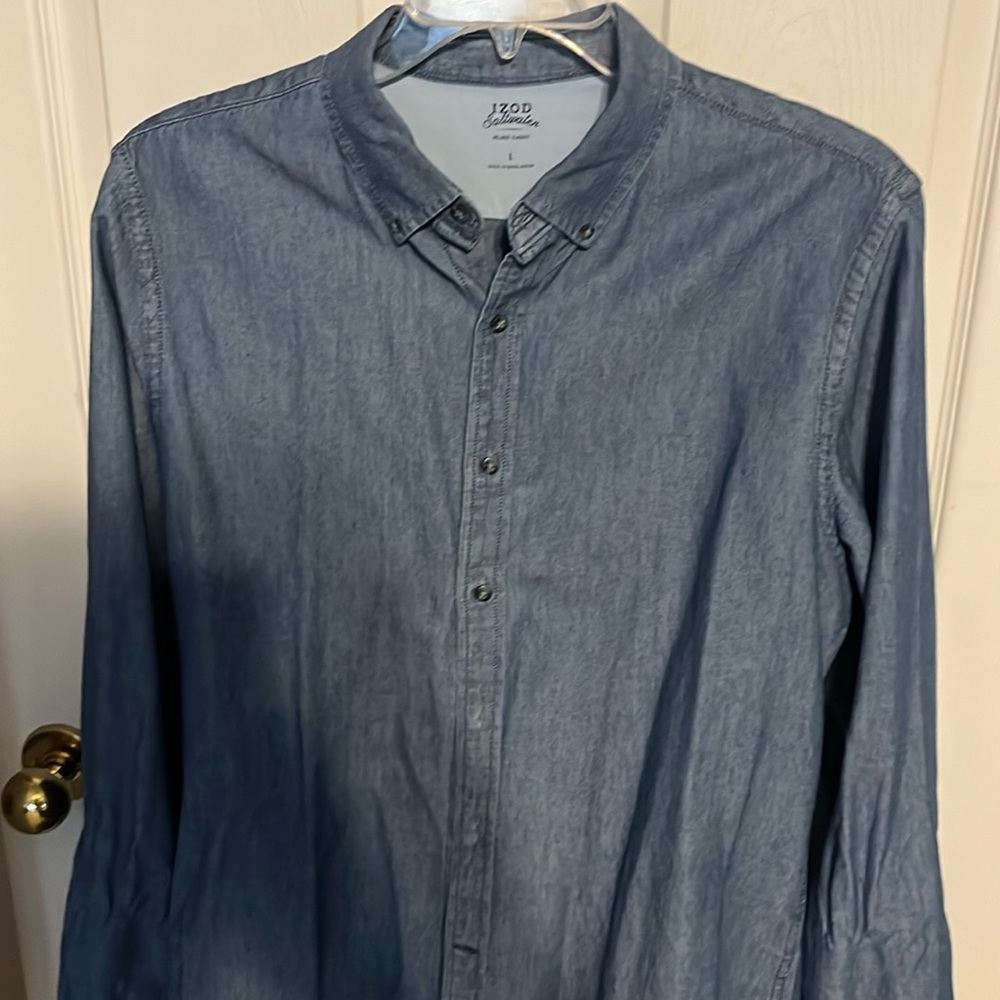 Men’s Izod chambray long sleeve shirt